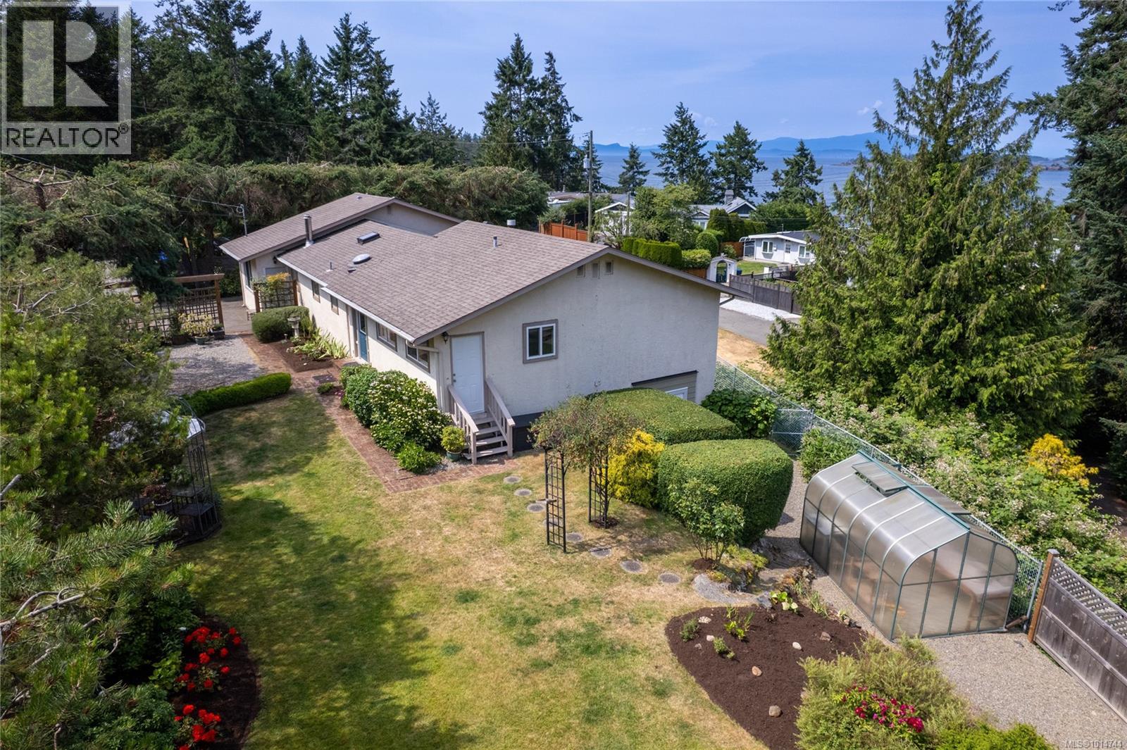 3022 Park Pl, Nanoose Bay, BC V9P 9J3