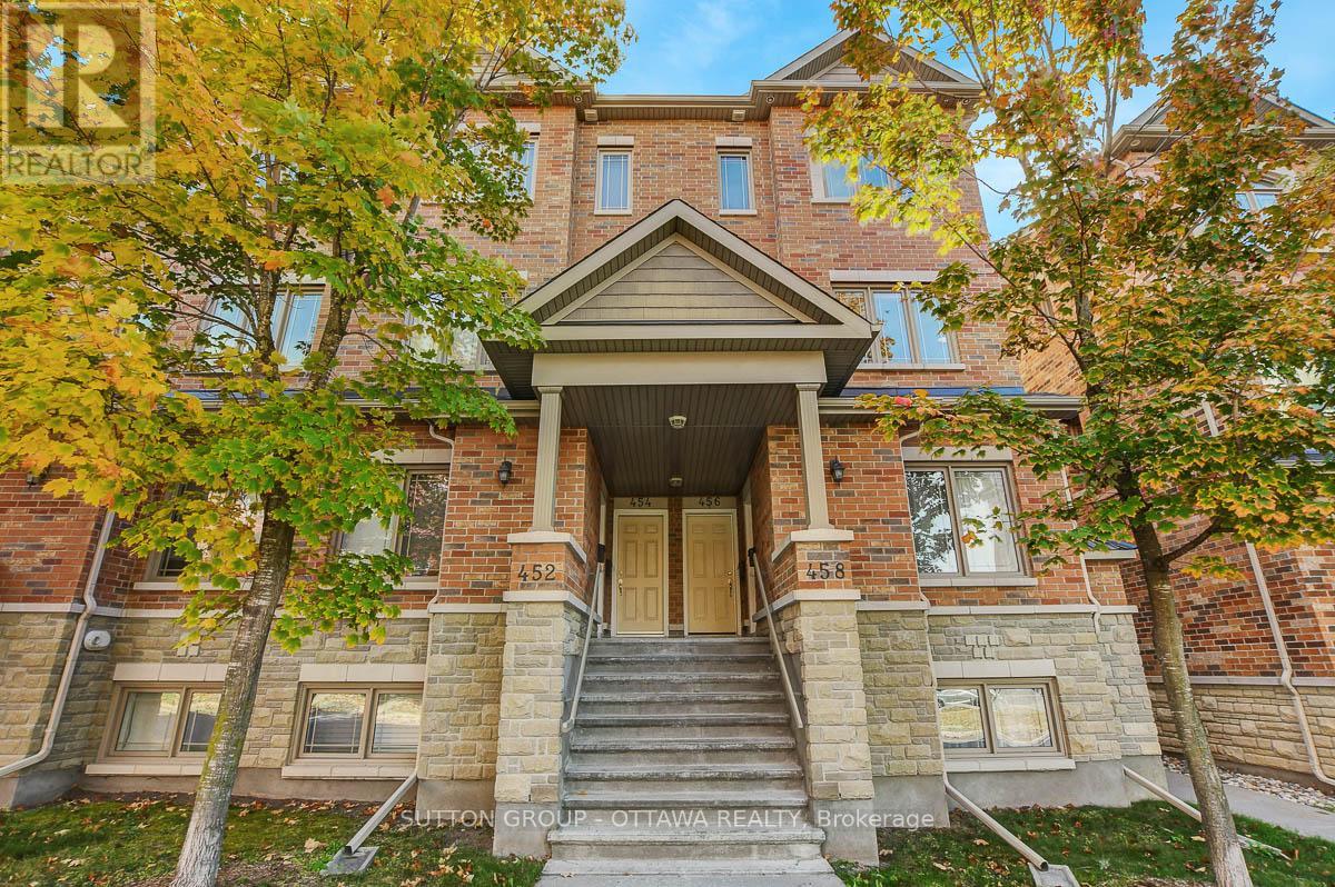 26 456 Leboutillier Ave, Ottawa, ON K1K 2V7