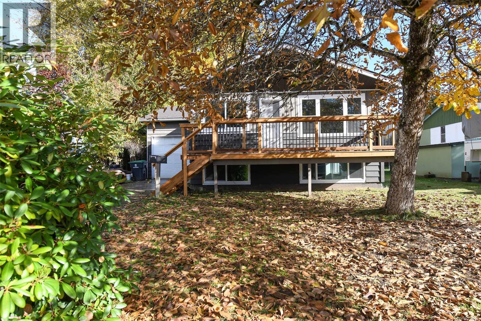 2040 Urquhart Ave, Courtenay, BC V9N 3K9