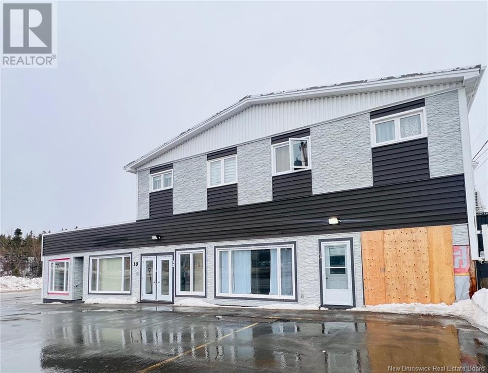 10 Rue Du Portage, Caraquet, NB E1W 1B6