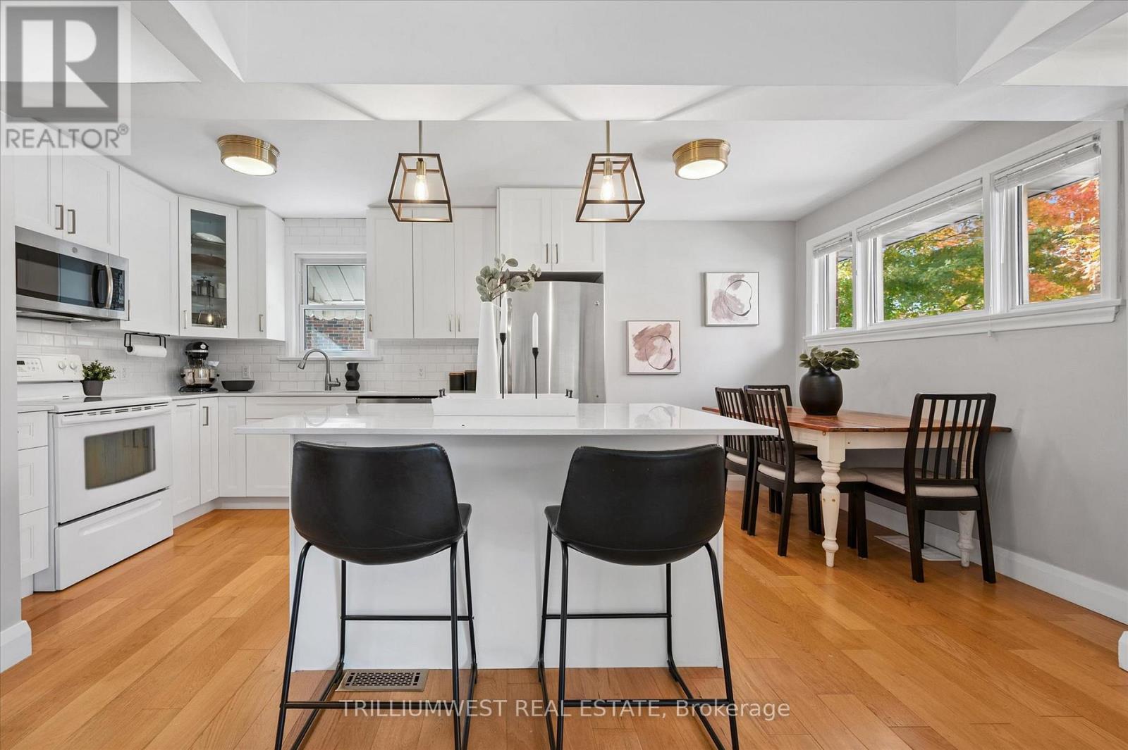 131 Roger St, Waterloo, ON N2J 1A7