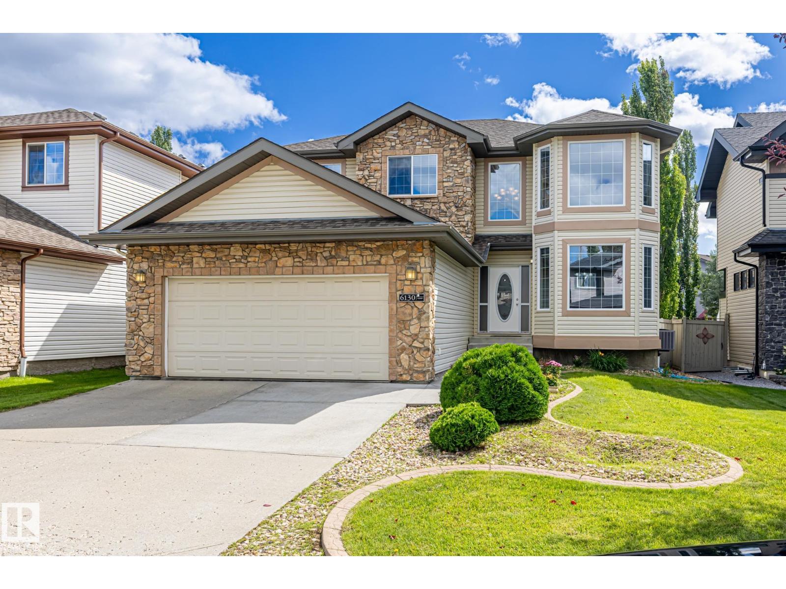 6130 Maynard Cr NW, Edmonton, AB T6R 0H8