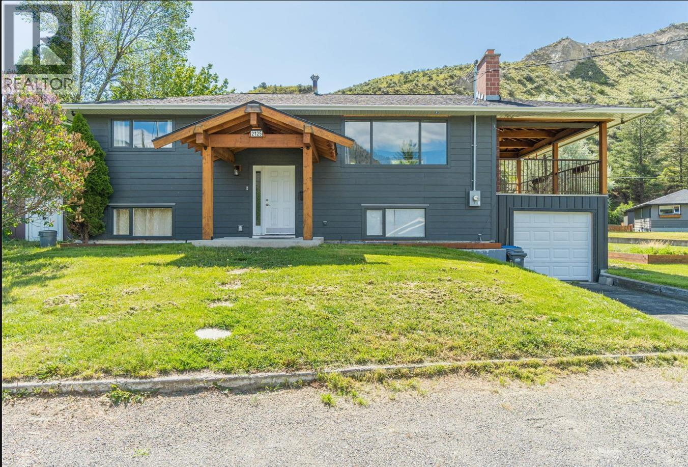 2125 Crescent Dr, Kamloops, BC V2C 4J5