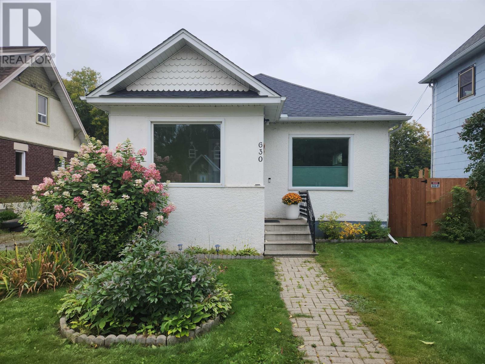 630 Marks St S, Thunder Bay, ON P7E 1M8