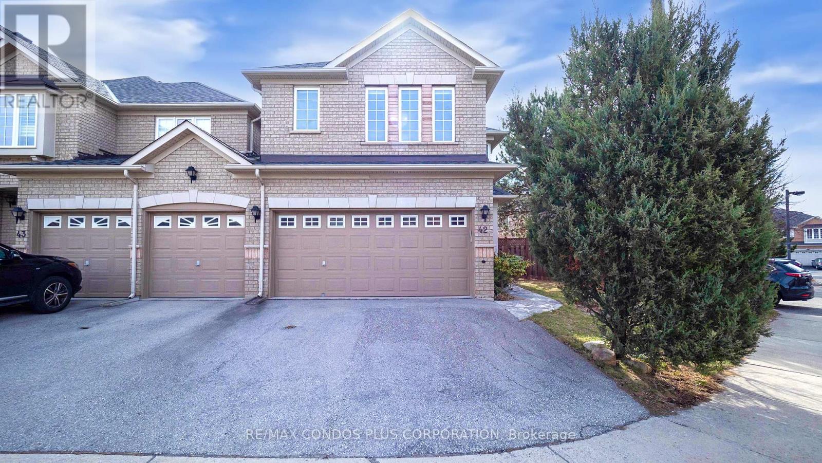 42 1290 Heritage Way, Oakville, ON L6M 4M4