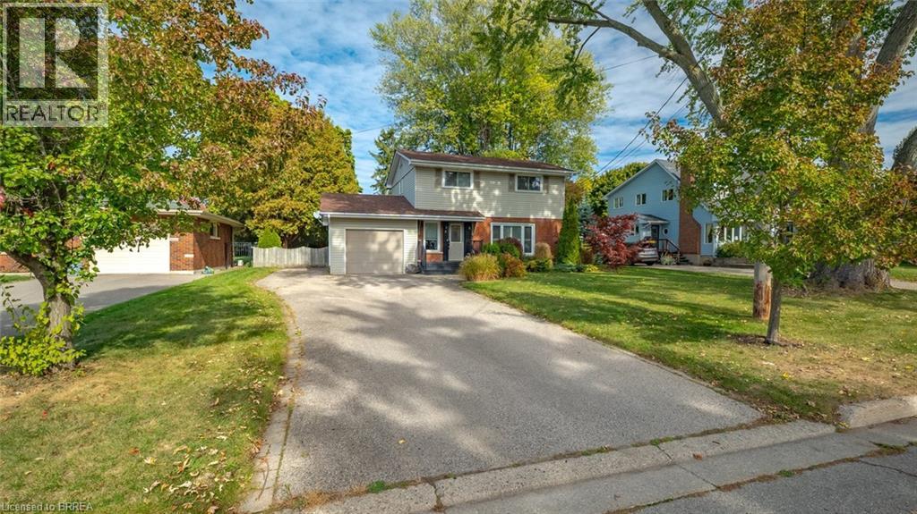 5 Kinnard Rd, Brantford, ON N3T 1P6