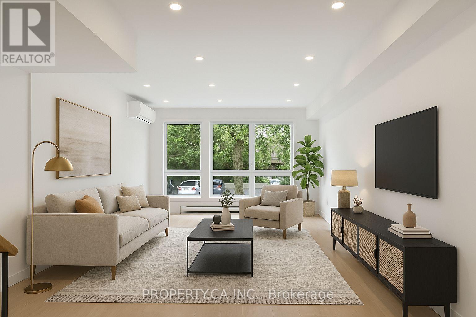 29 1209 Queen St E, Toronto, ON M4M 3H4