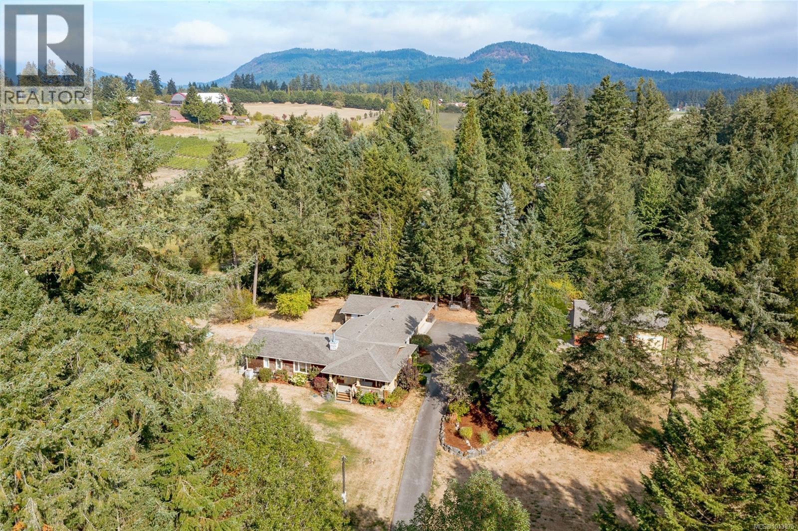 1896 Martin Pl, Duncan, BC V9L 5W1