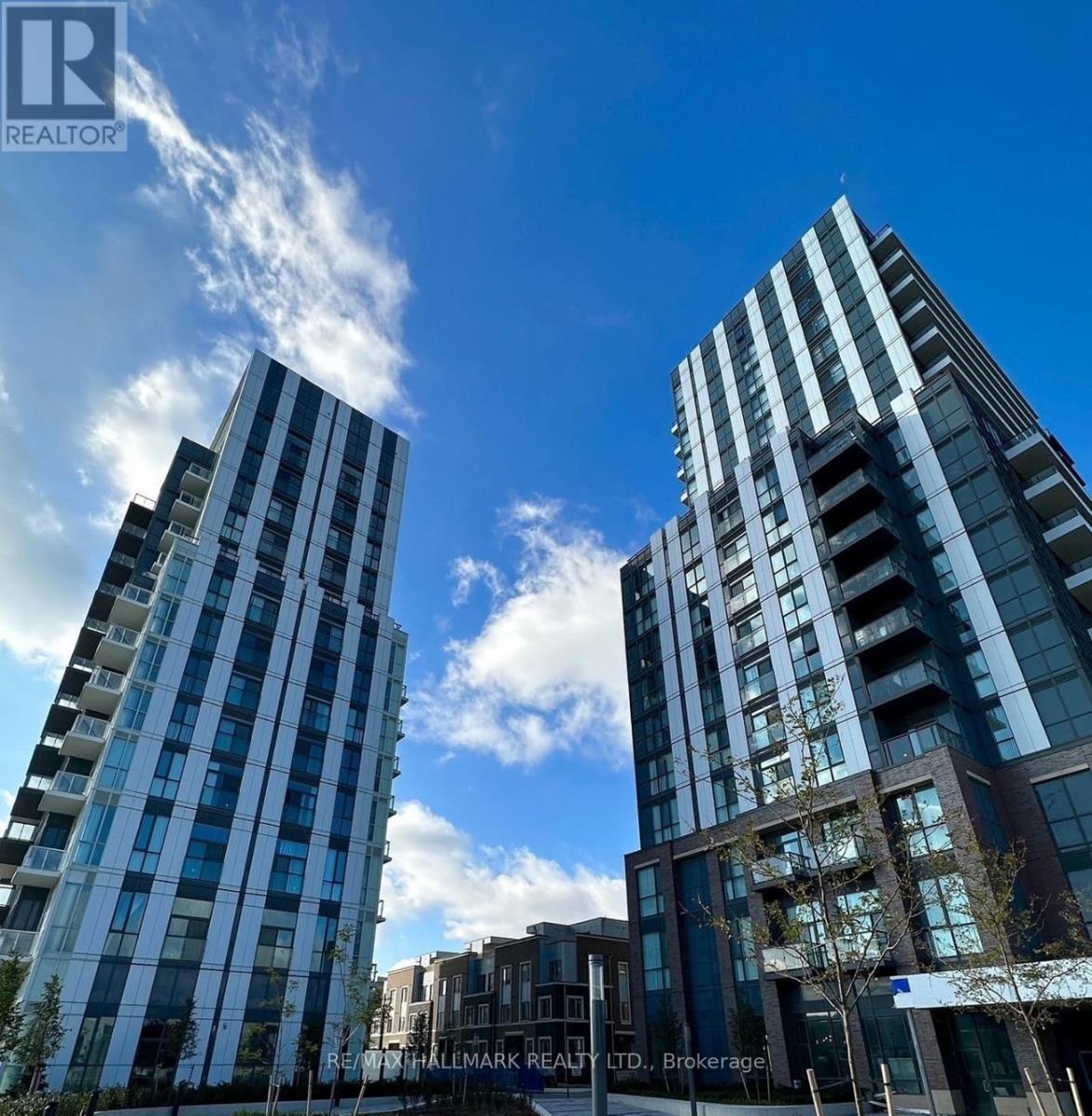 820 60 Honeycrisp Cres, Vaughan, ON L4K 0N5