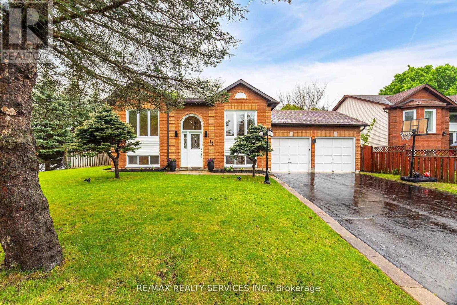 15 Berkar St, Essa Angus, ON L0M 1B3