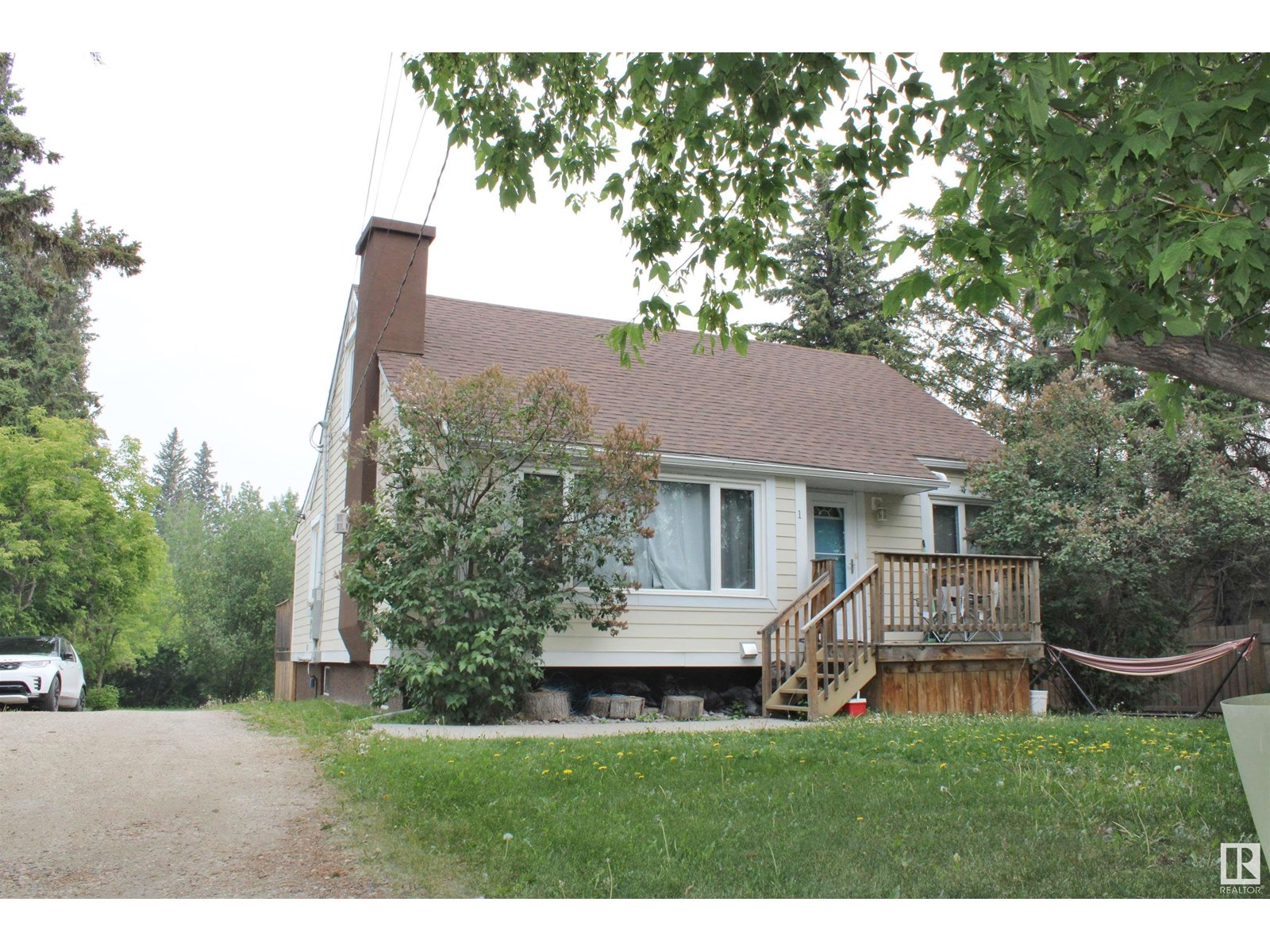 4913 47 Avenue #1 4, Stony Plain, AB T7Z 1L7