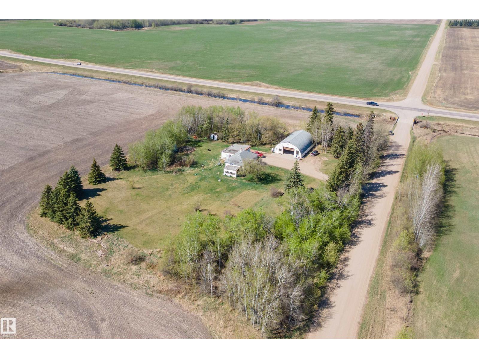 55532 Rge Road 250, Rural Sturgeon County, AB T8R 0M8