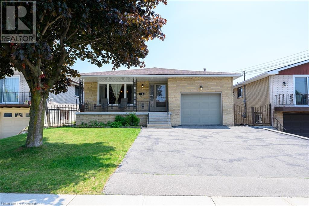 11 Algonquin Ct, Hamilton, ON L8T 4T2