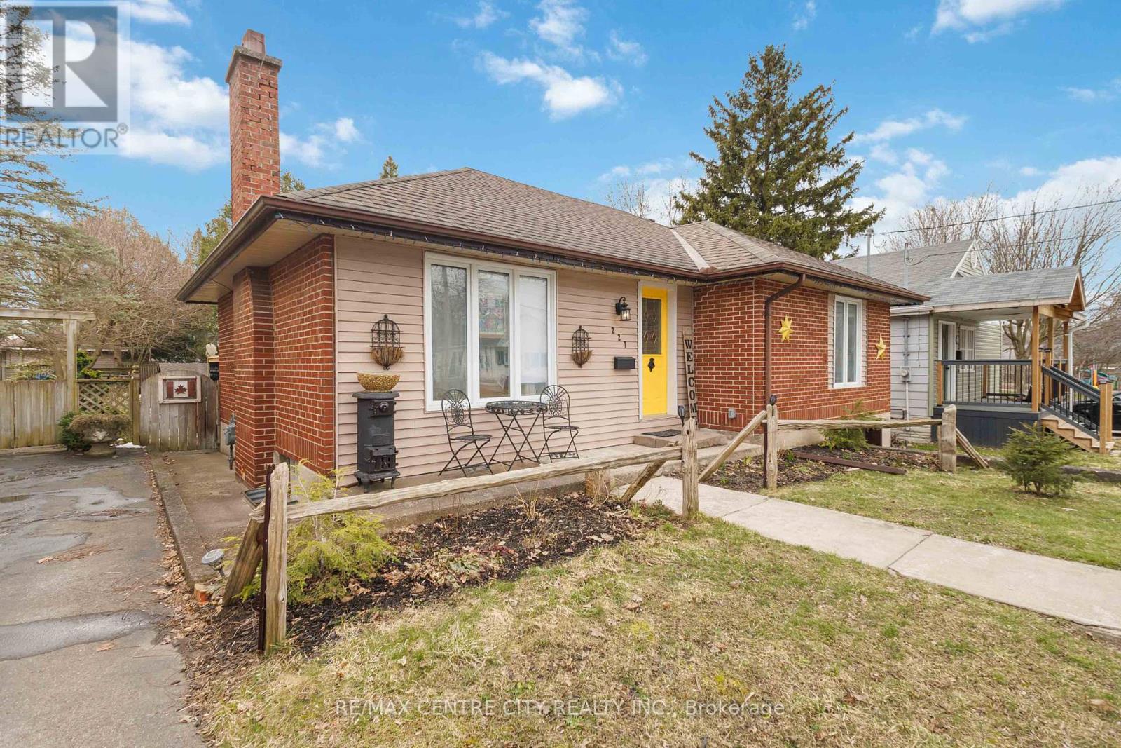 227 Oakland Ave, London, ON N5W 4J2