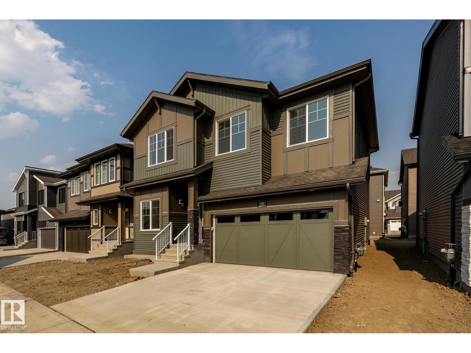 4709 Hawthorn Ln SW, Edmonton, AB T6X 3C5