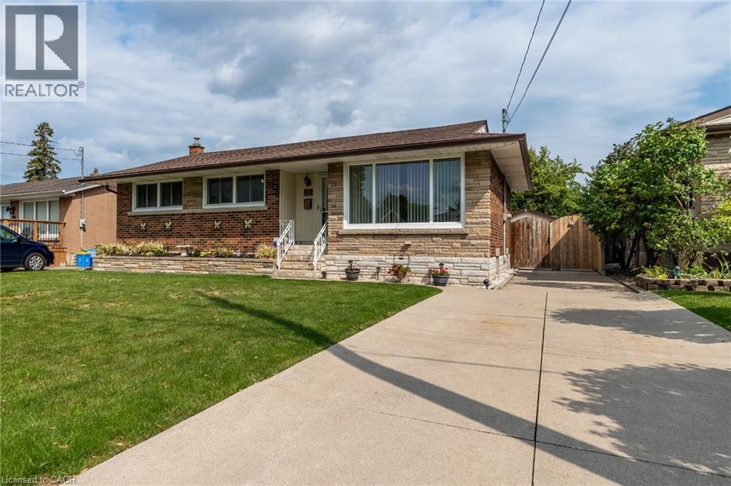 7 Kenwood Cres, Hamilton, ON L8T 1W3