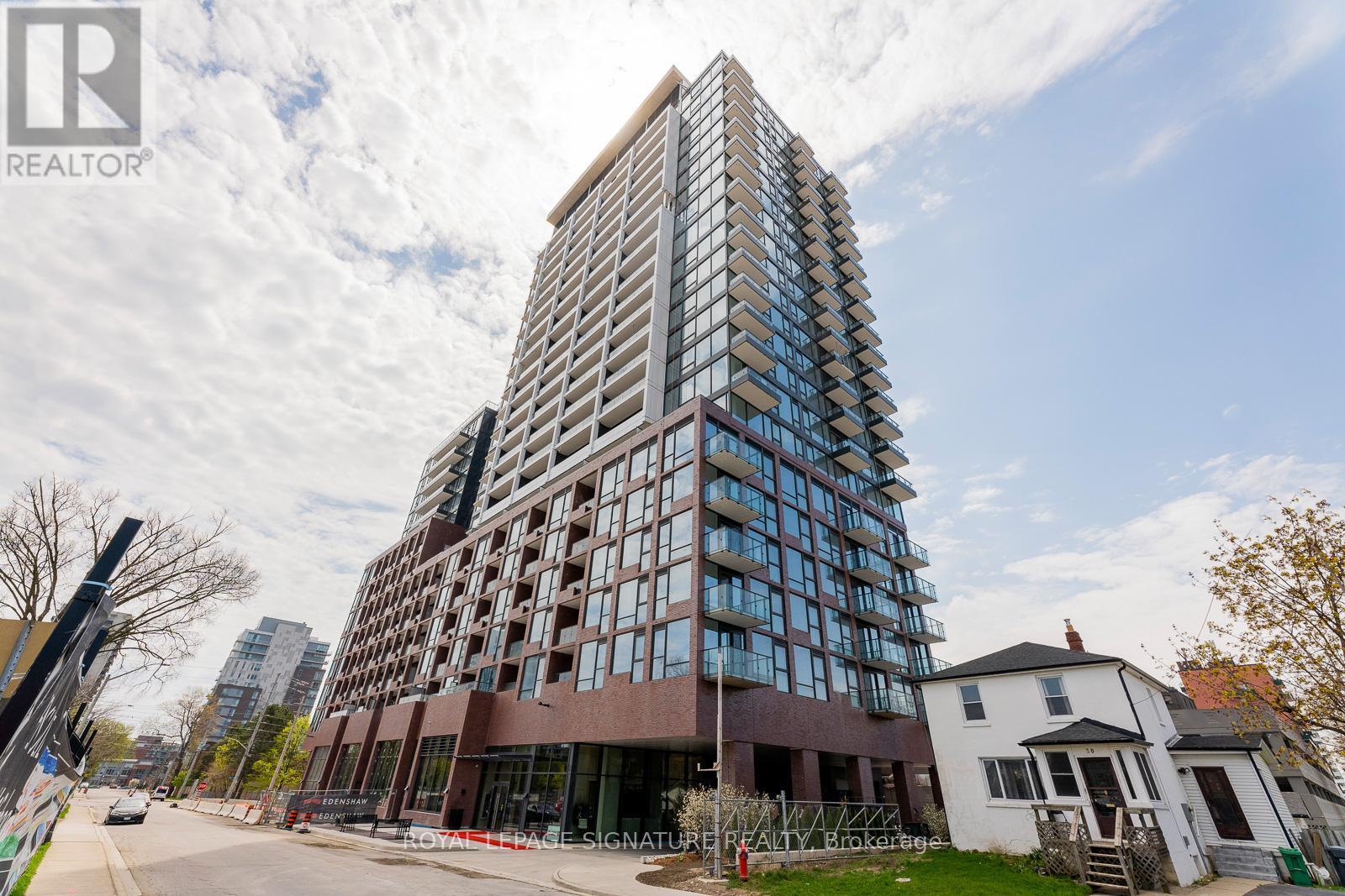 209 28 Ann St, Mississauga Port Credit, ON L5G 3G1