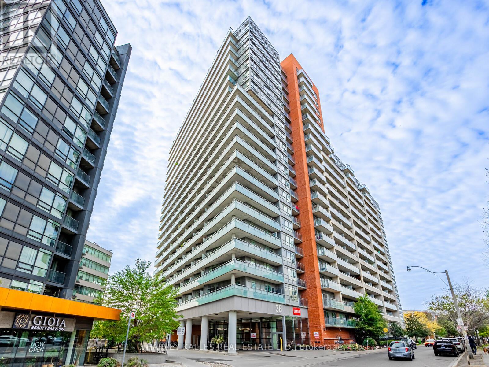 703 38 Joe Shuster Way, Toronto, ON M6K 1E6