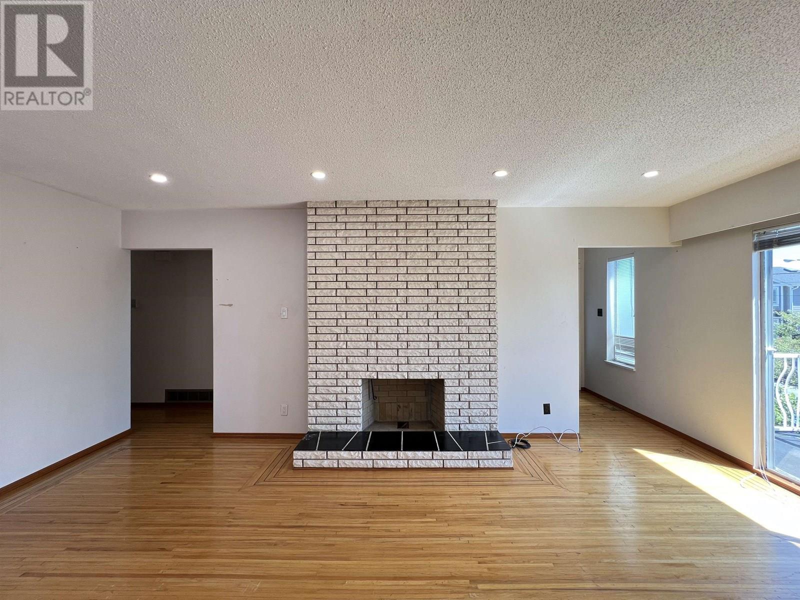 235 E 62nd Ave, Vancouver, BC V5X 2E8