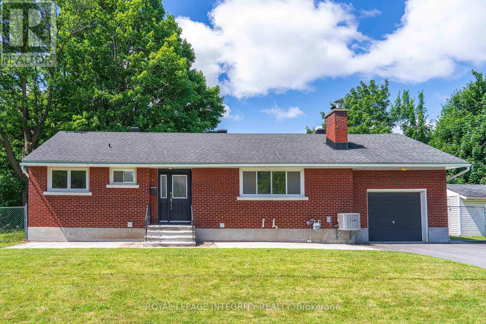 18 Sullivan Ave, Ottawa, ON K2G 1T3
