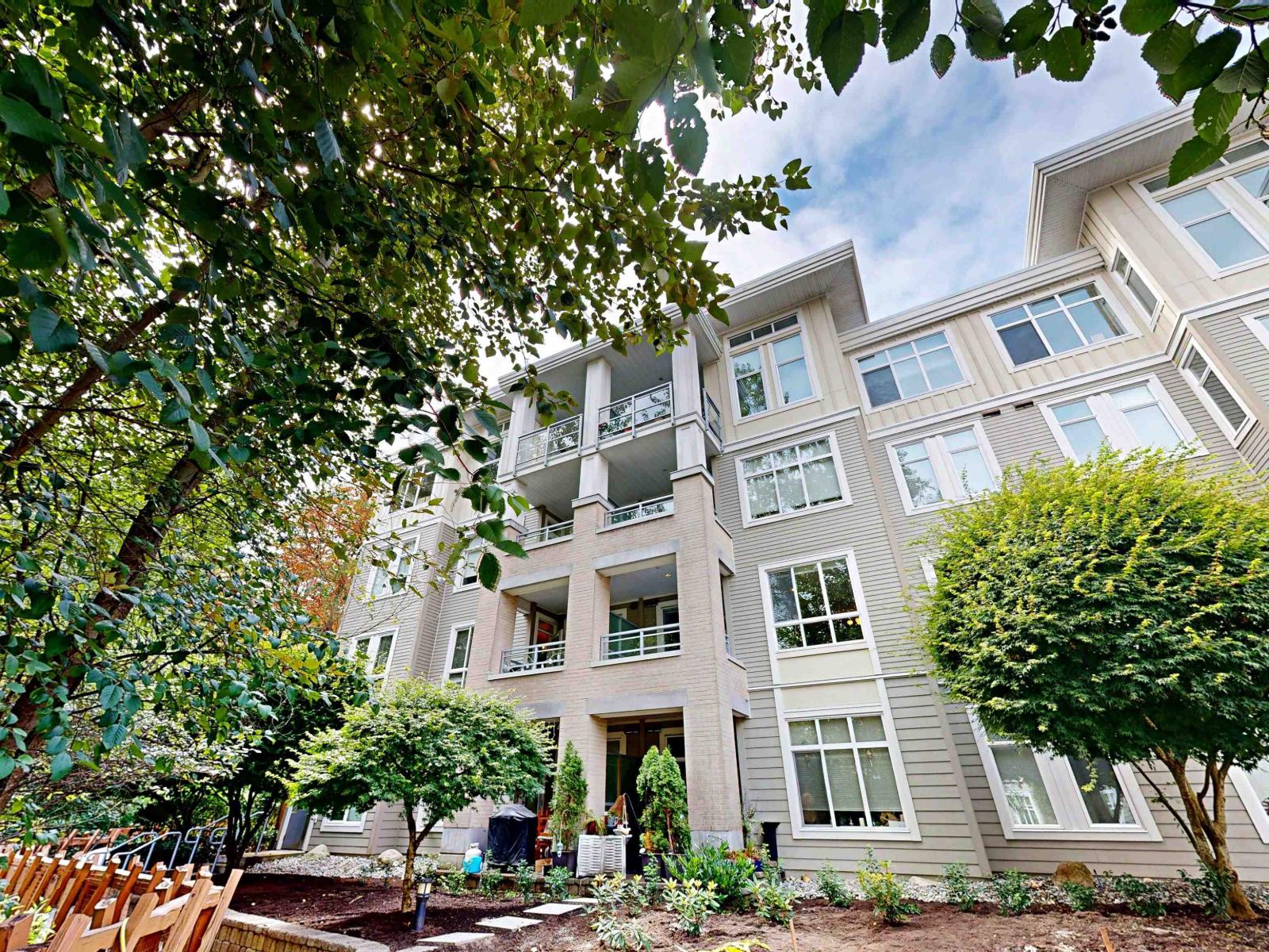 15428 31 Avenue Unit 213, Surrey, BC V3Z 3W4