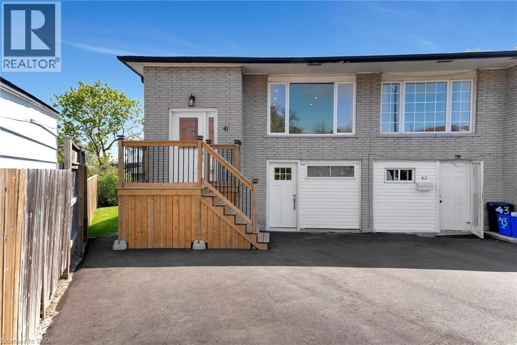 41 Yeoville Ct, Hamilton, ON L9C 5W4