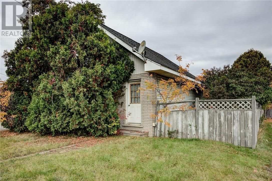3353 Falconbridge Hwy, Garson, ON P3L 1E4