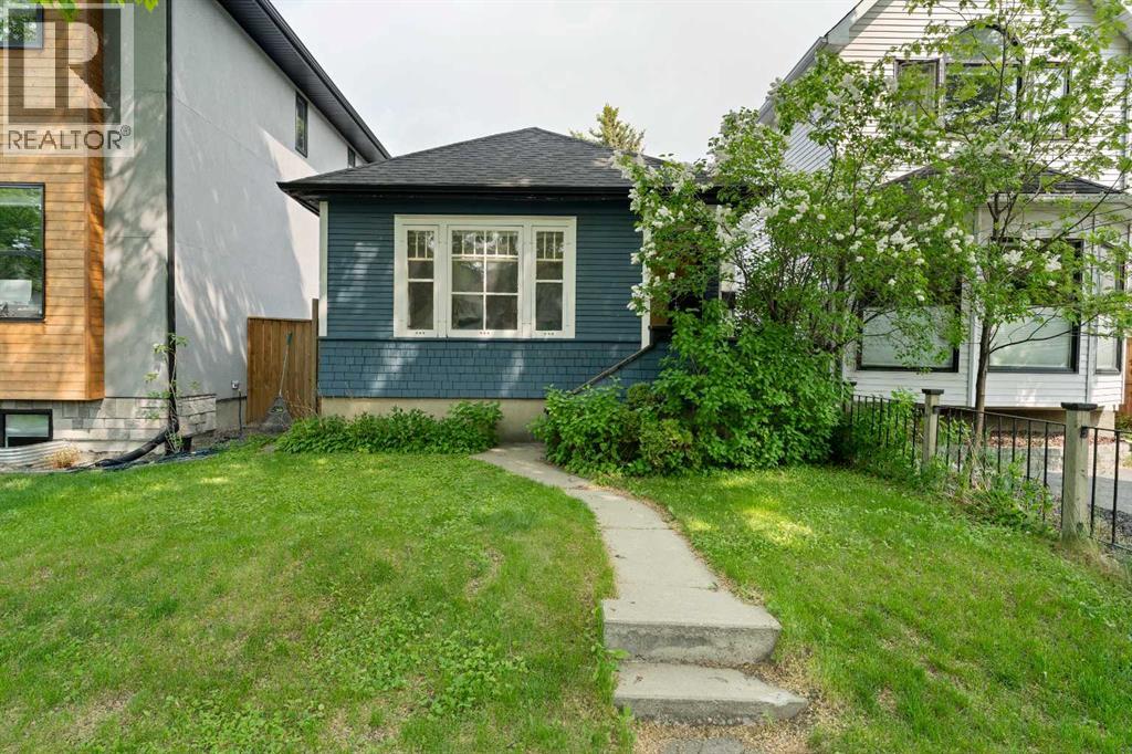 26 Street Sw Unit 2612 #a, Calgary, AB T3E 2C7