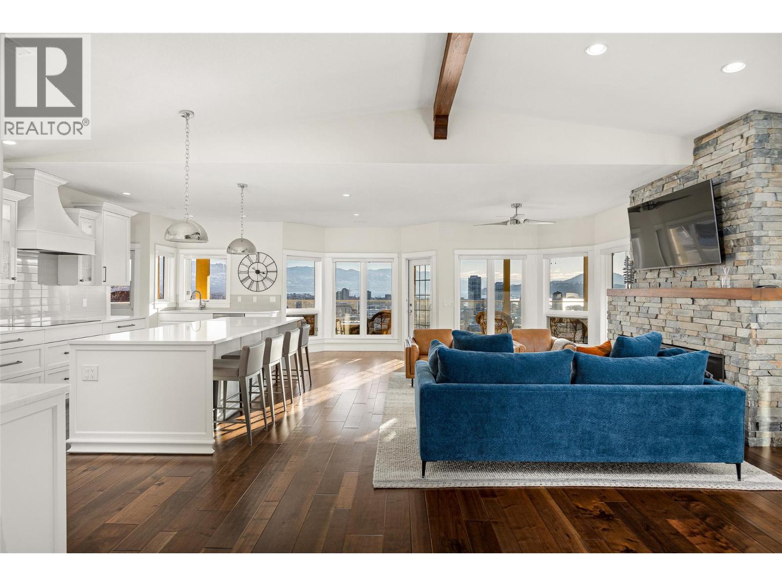 647 Royal Pine Dr, Kelowna, BC V1Y 9K5
