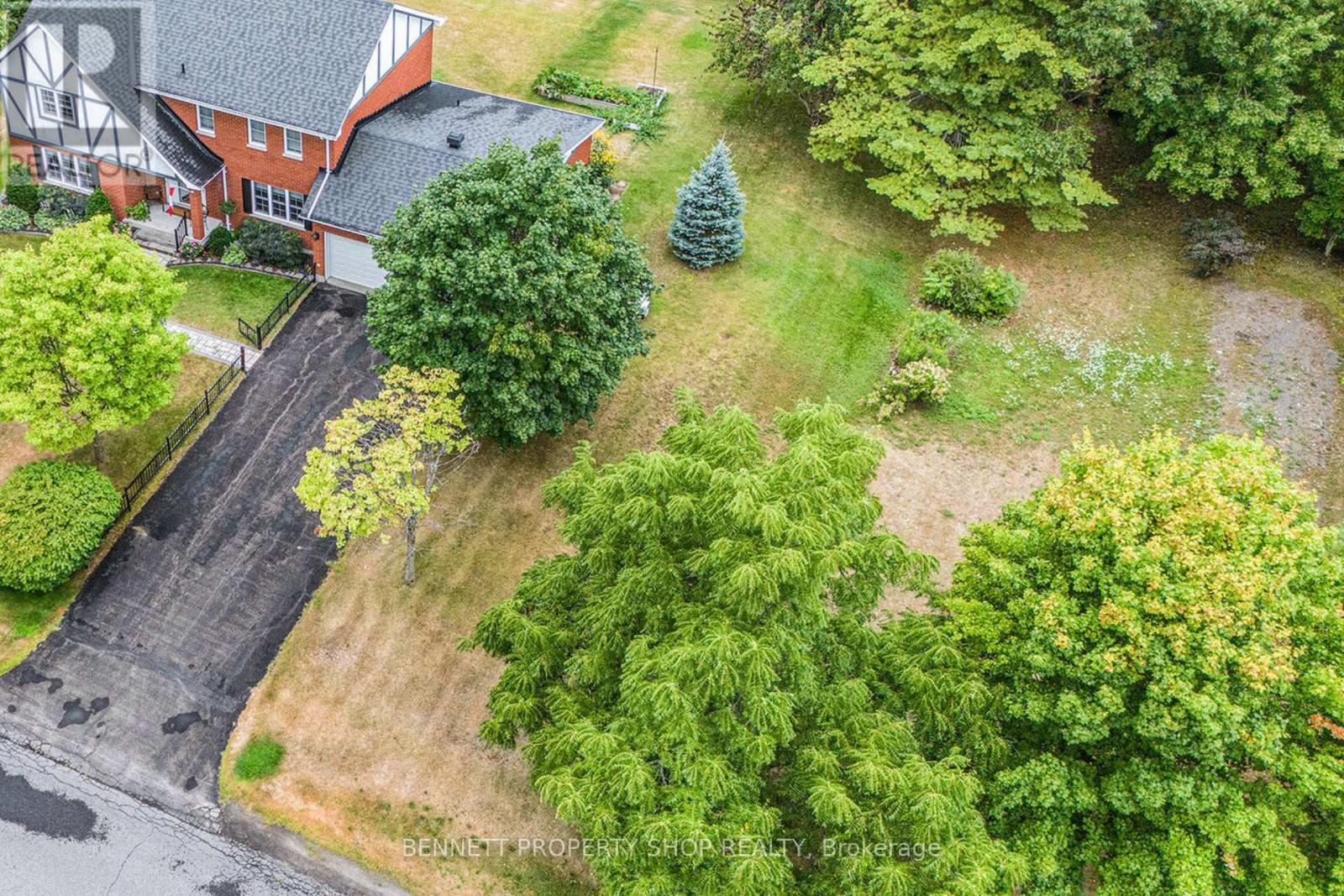 2 Fairholme Dr, South Dundas, ON K0C 1X0