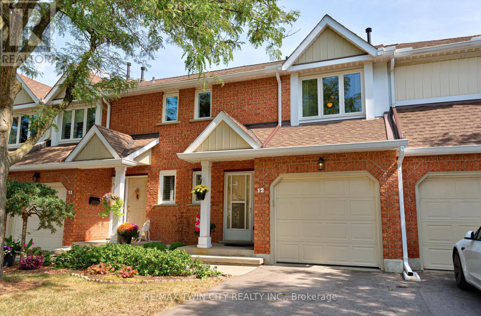 12 523 Beechwood Dr, Waterloo, ON N2T 2G7