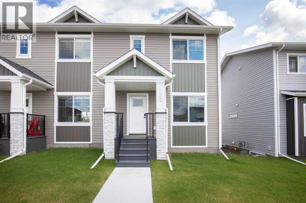 122 Gray Close, Sylvan Lake, AB T4S 0W4