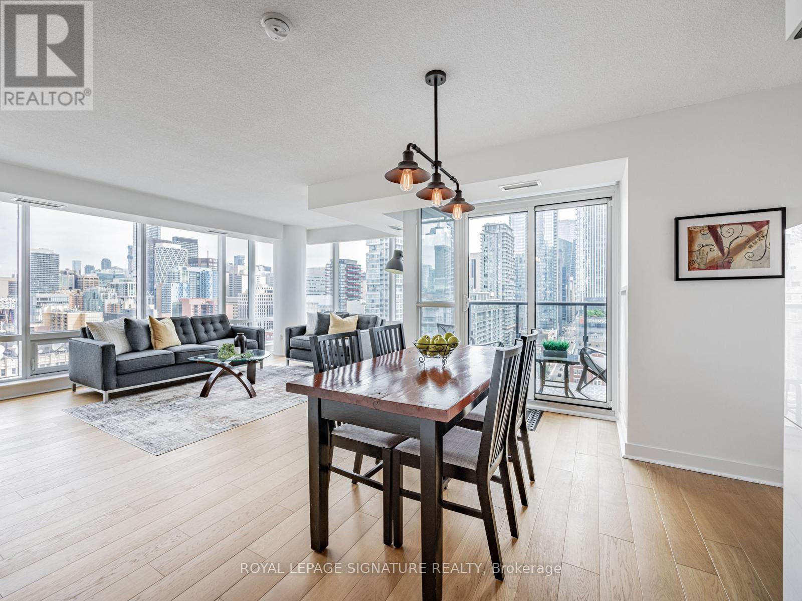 1804 295 Adelaide St W, Toronto, ON M5V 1P7