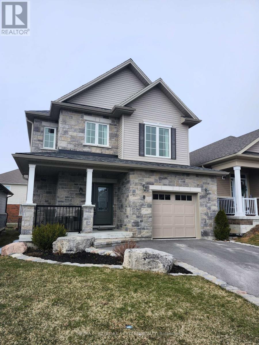 8 Veterans Rd, Peterborough East Central, ON K9J 0K1