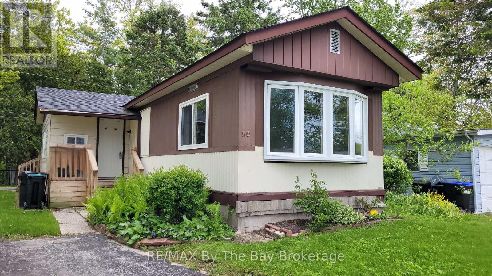 50 Georgian Glen Dr, Wasaga Beach, ON L9Z 1K7