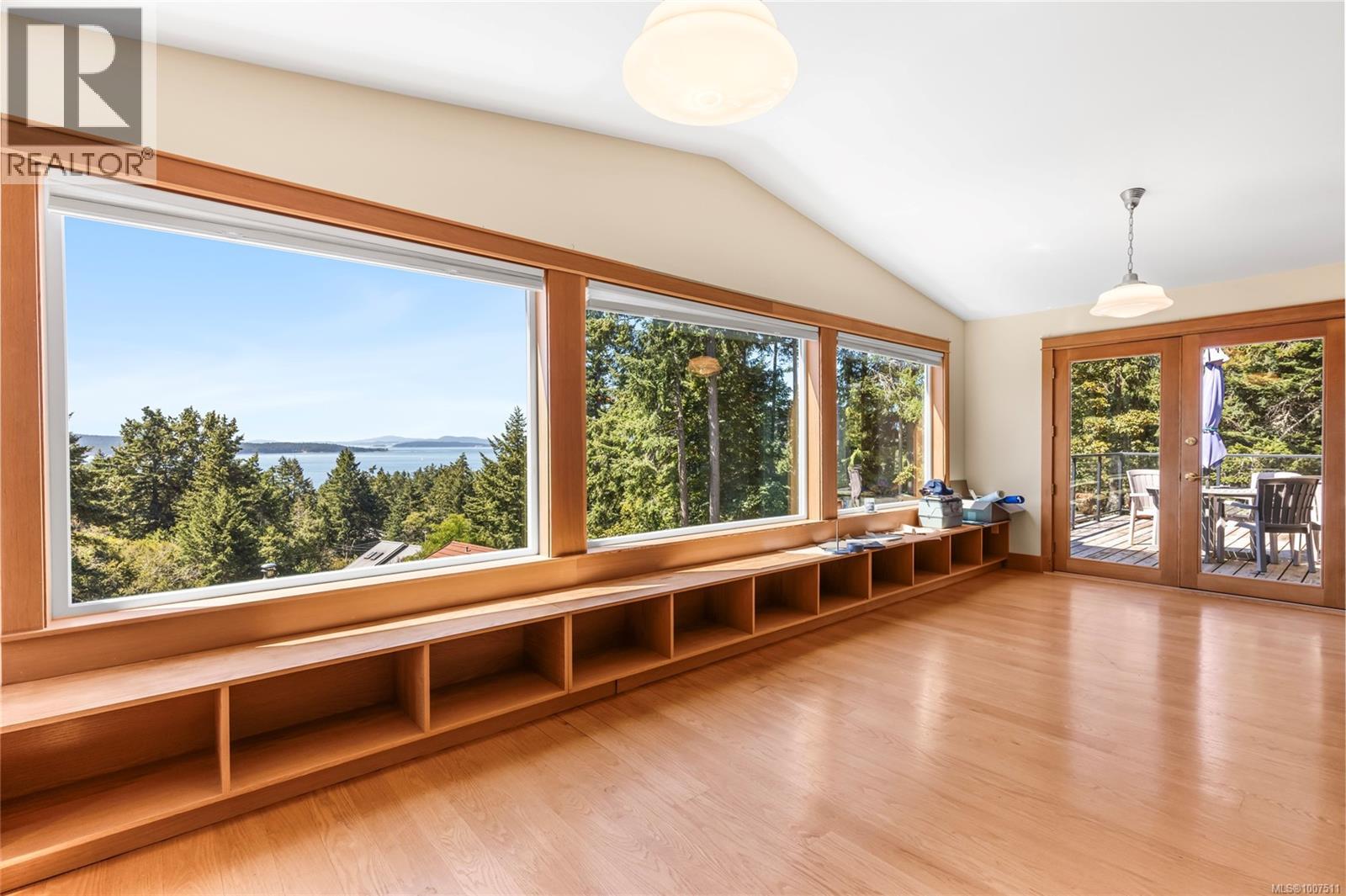 3705 Signal Hill Rd, Pender Island, BC V0N 2M0