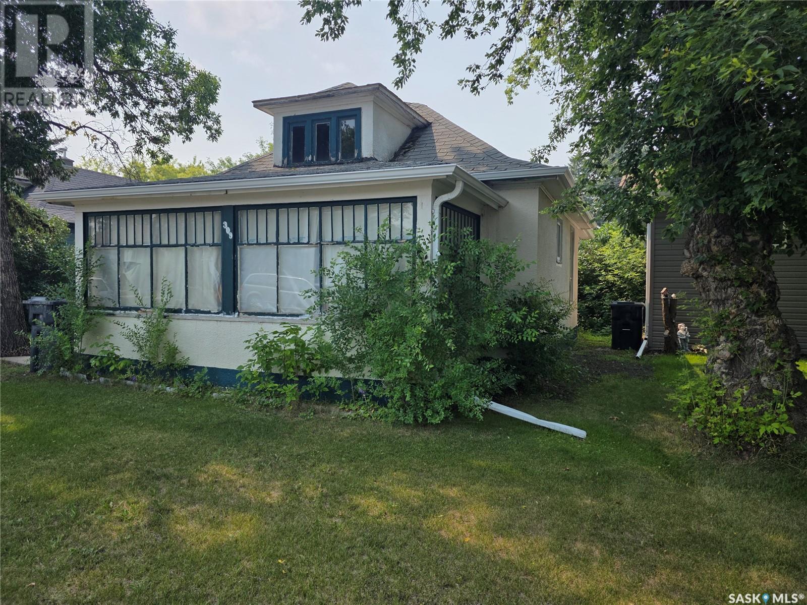 309 5 Street East, Wynyard, SK S0A 4T0