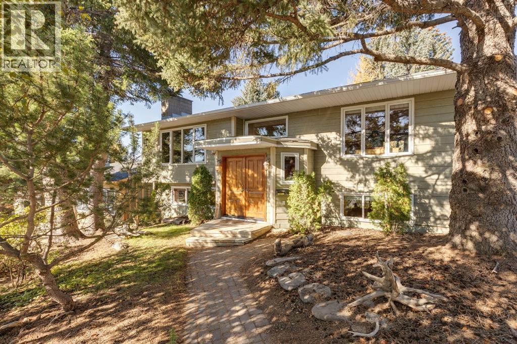 2712 Crawford Rd NW, Calgary, AB T2L 1E1
