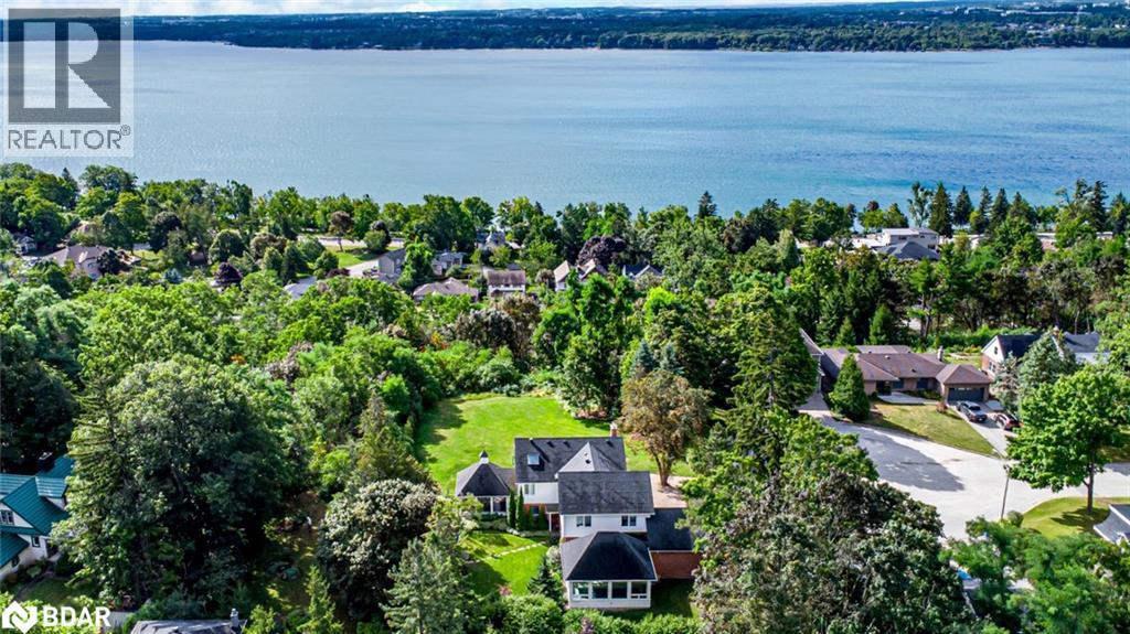 150 Collingwood St, Barrie, ON L4M 5M3