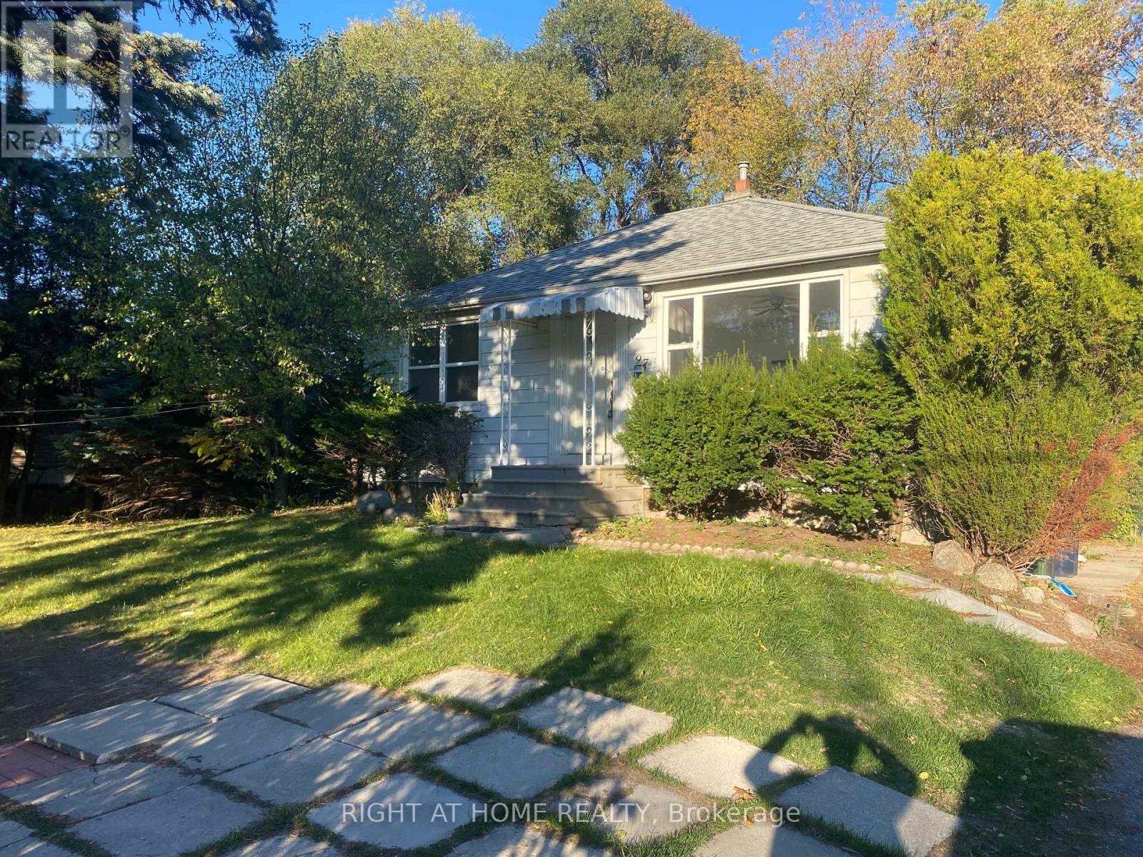 97 Galloway Rd E, Toronto, ON M1E 1W8