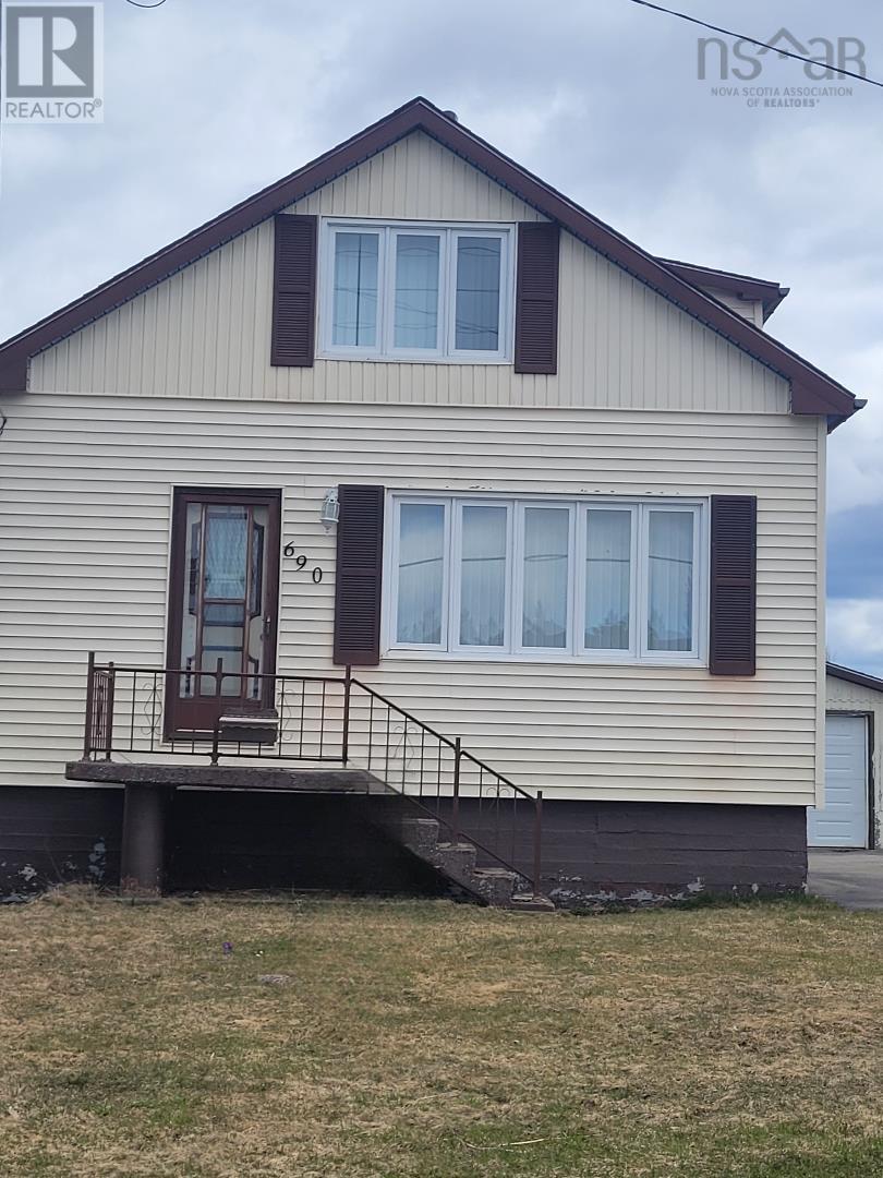 690 St Joseph St, New Waterford, NS B1H 4G6