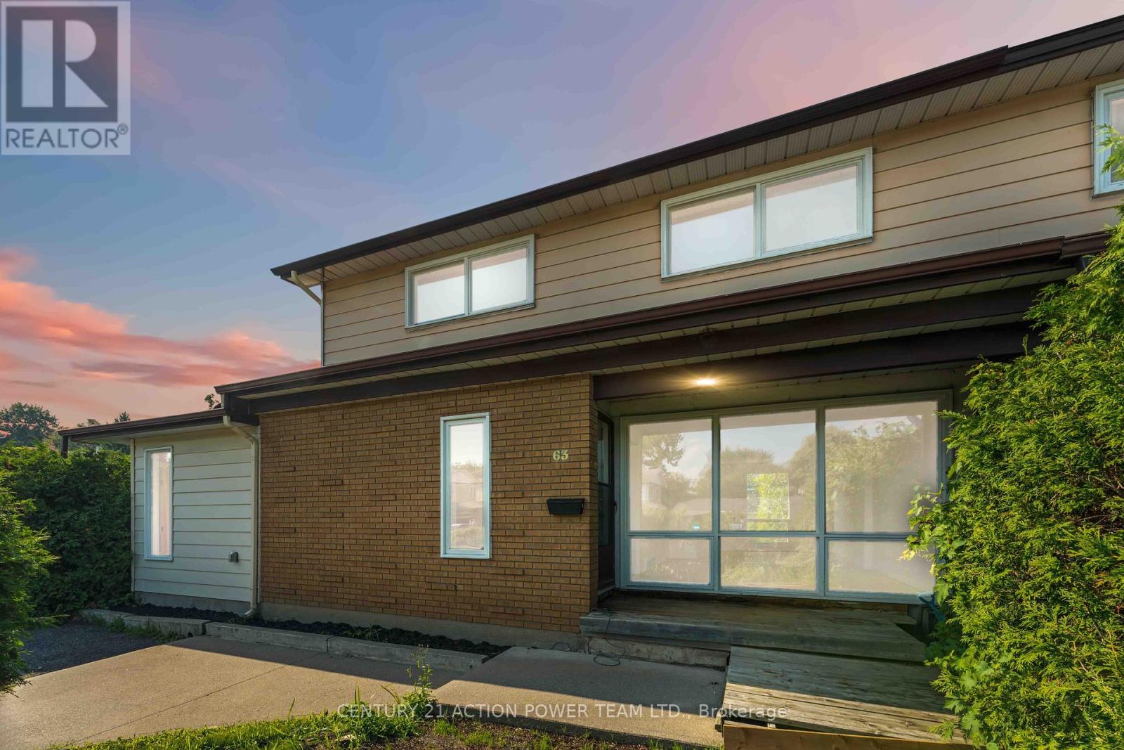 63 Chesterton Dr, Ottawa, ON K2E 5T4