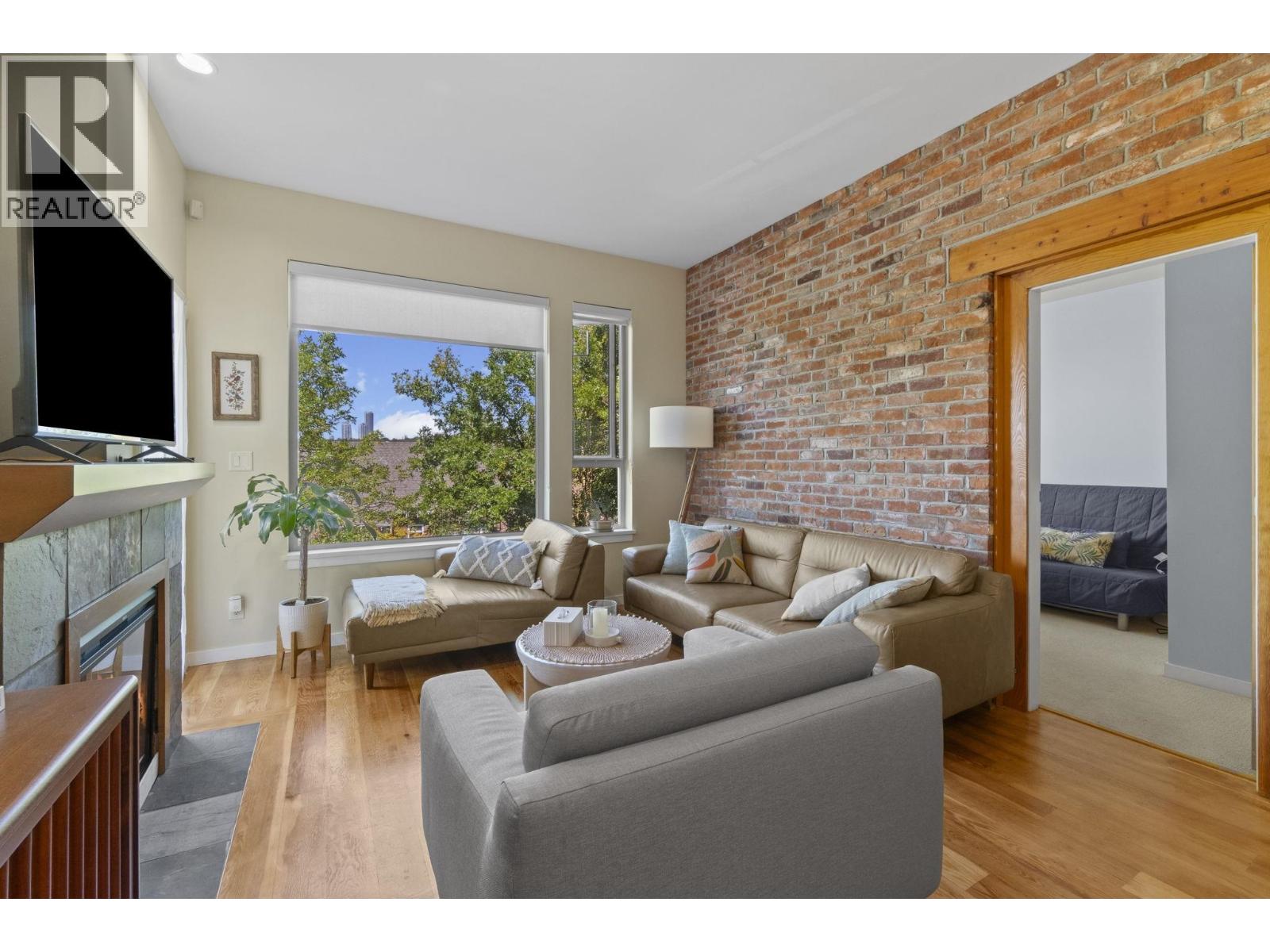 250 Salter Street Unit 302, New Westminster, BC V3M 0B7