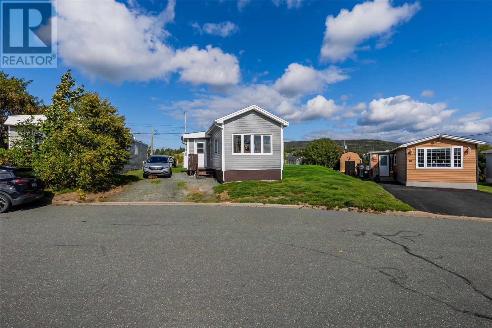 17 Meadowbrook Park Rd, St. John's, NL A1S 1G1