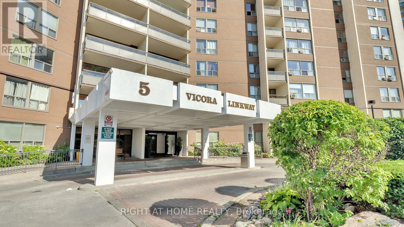 505 5 Vicora Linkway Way, Toronto, ON M3C 1A2