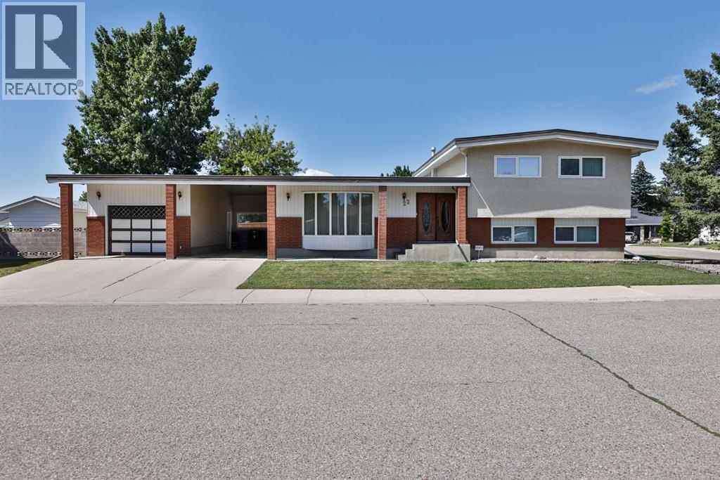 22 Hawthorne Pl N, Lethbridge, AB T1H 4L7