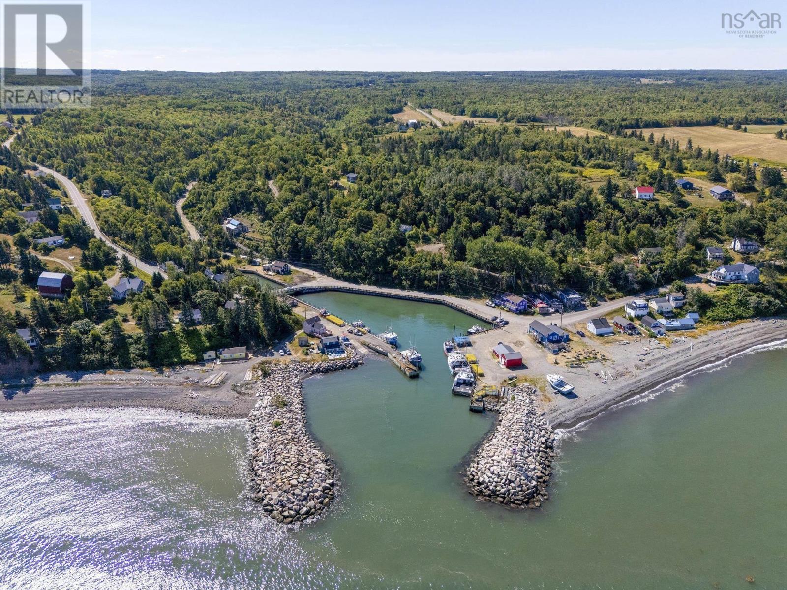 1483 Hamilton Rd, Harbourville, NS B0P 1E0
