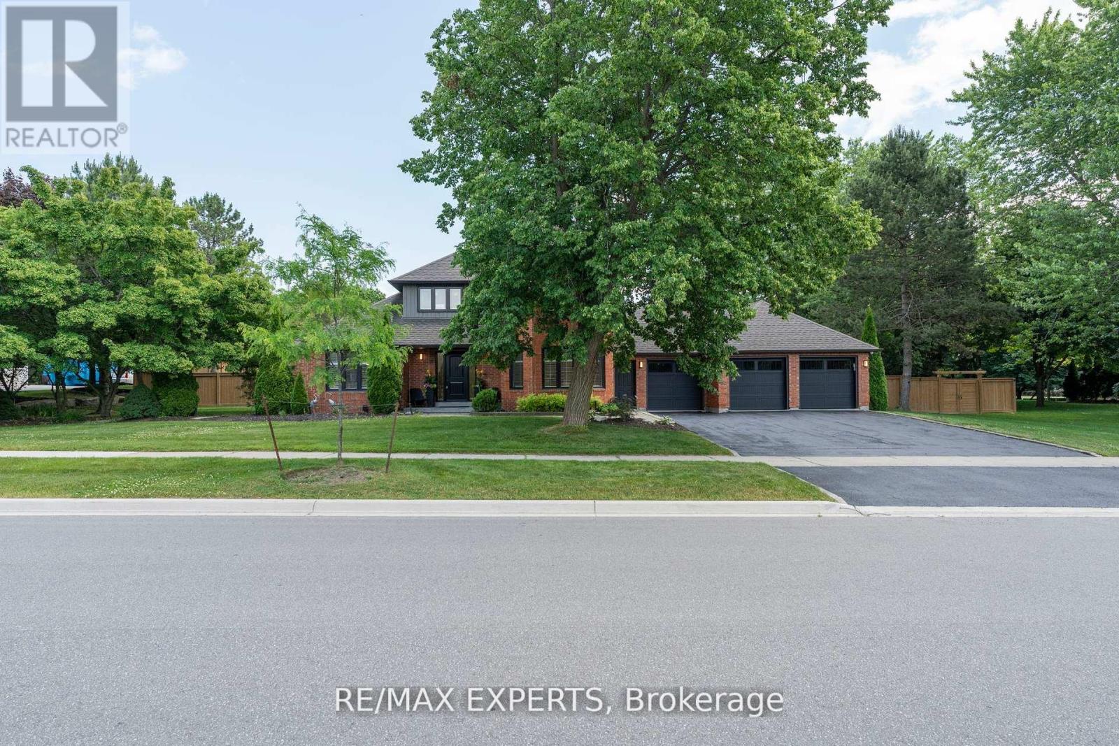 21 Mccutcheon Ave, King, ON L0G 1N0