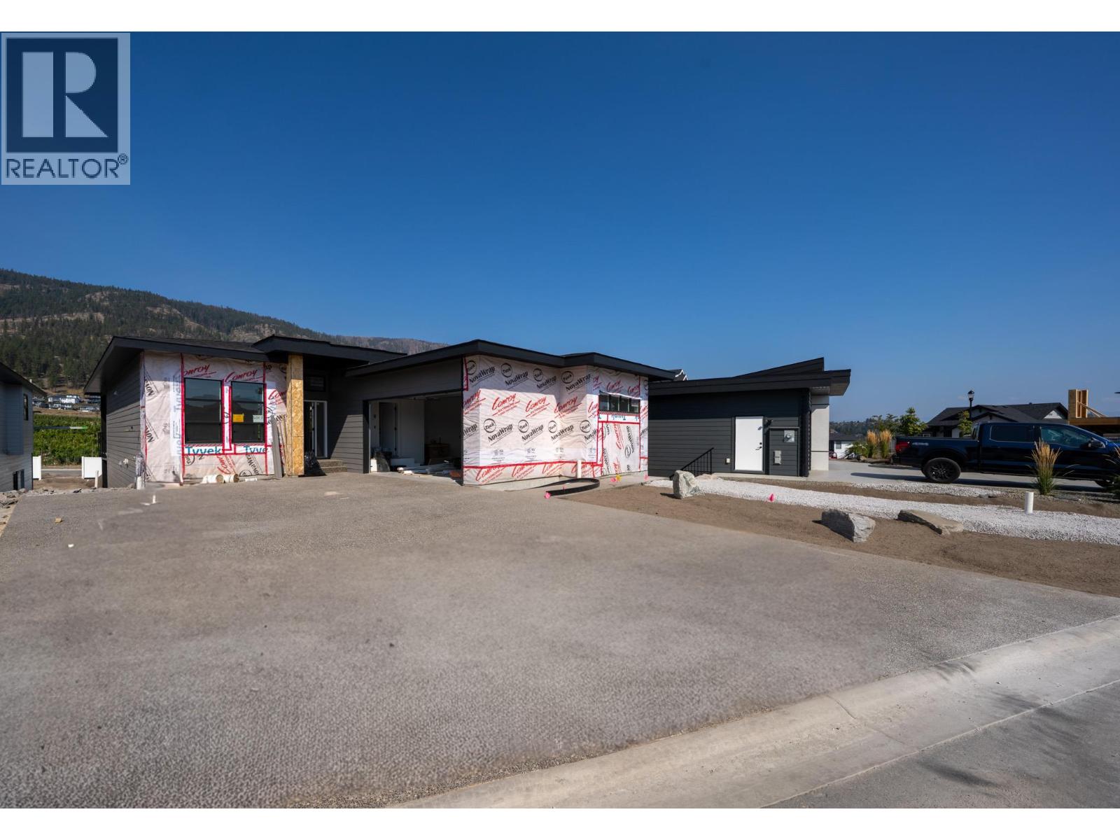 2538 Pinnacle Ridge Dr, West Kelowna, BC V4T 0G4
