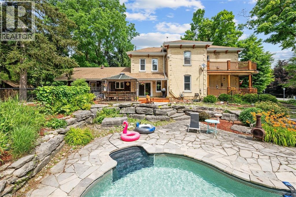 34 Field Rd, Hamilton, ON L0R 1R0